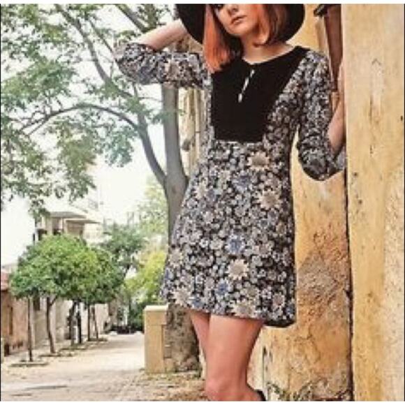 Zara Women’s Floral‎ Mini Dress XS Y2K Retro Velvet 70s Inspired Boho Chic Style - Picture 2 of 6